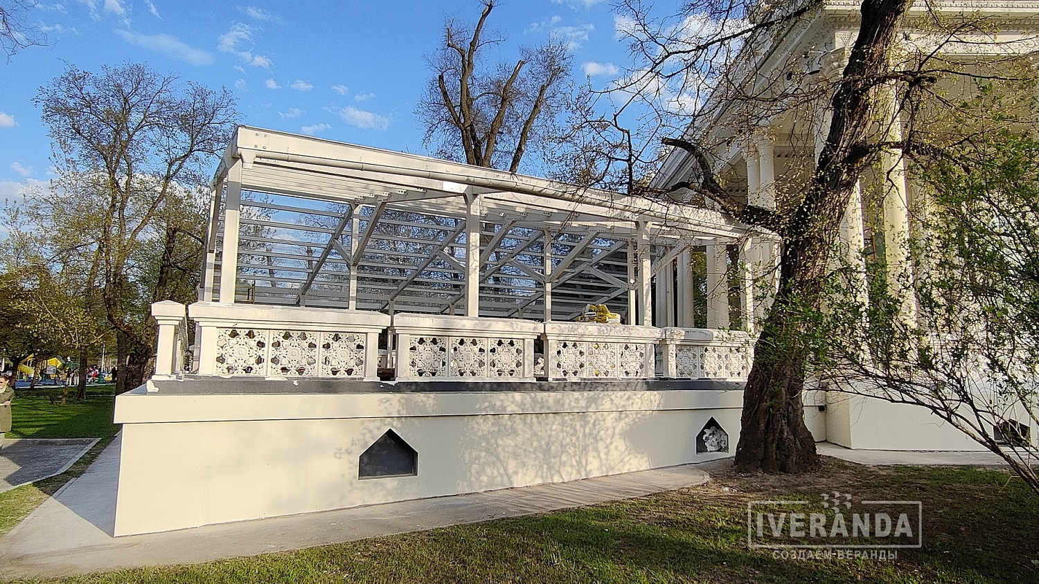 Летнее кафе на ВДНХ "Домик в саду"